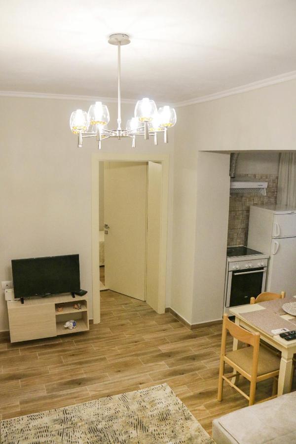 New Bazaar Arben'S Apartment ติรานา ภายนอก รูปภาพ