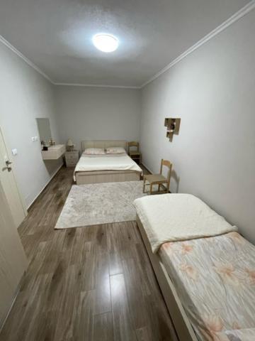 New Bazaar Arben'S Apartment ติรานา ภายนอก รูปภาพ